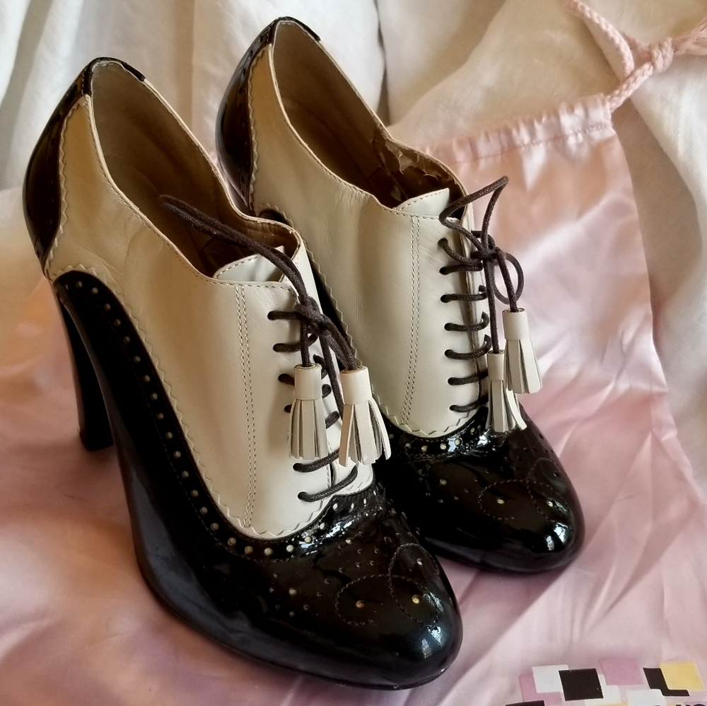 rsvp cream and patent brown leather oxfords 4" with tasseled laces. 8M